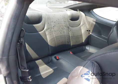 2014 Hyundai Genesis Coupe 3.8L z USA, uszkodzony, nr VIN KMHHU6KJ9EU114557